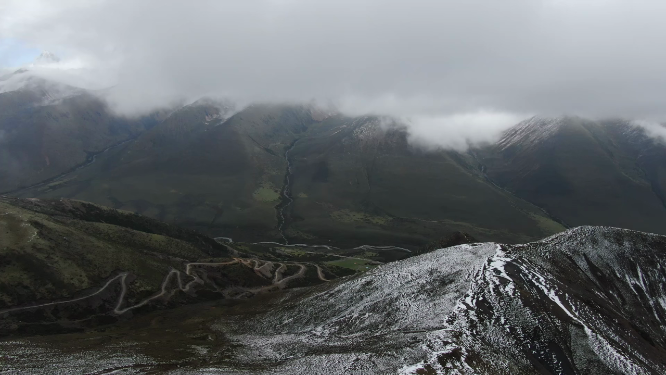 四川甘孜州贡嘎山雅哈垭口雪山风光